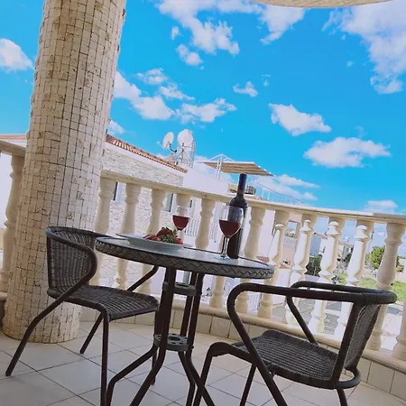 Ocean View Villa *