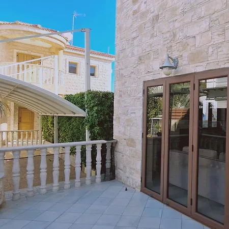 Ocean View Villa *